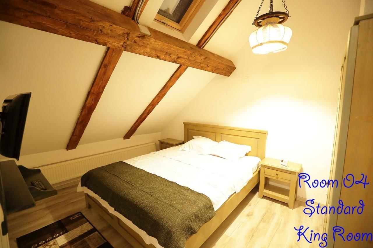 Гостевой дом 4 Rooms Piata Sfatului Брашов-28