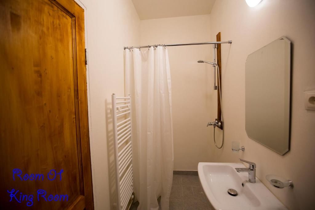 Гостевой дом 4 Rooms Piata Sfatului Брашов